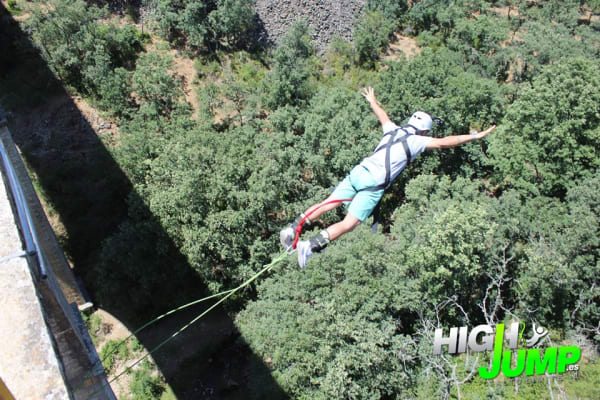 Bungee Jumping (40m) from Buitrago Bridge near Madrid