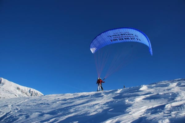 Paragliding in Alpe d'Huez Grand Domaine