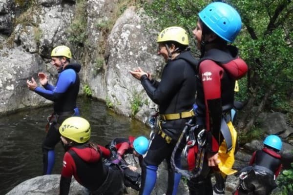 Canyoning in der Baoussous-Schlucht in Céret, Pyrénées-Orientales
