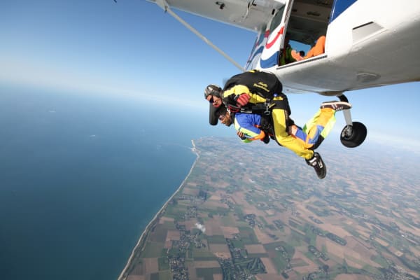 Tandem skydiving in Le Havre, Normandy