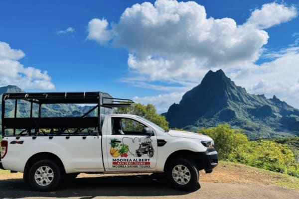 Off Road Driving Experience in Moorea
