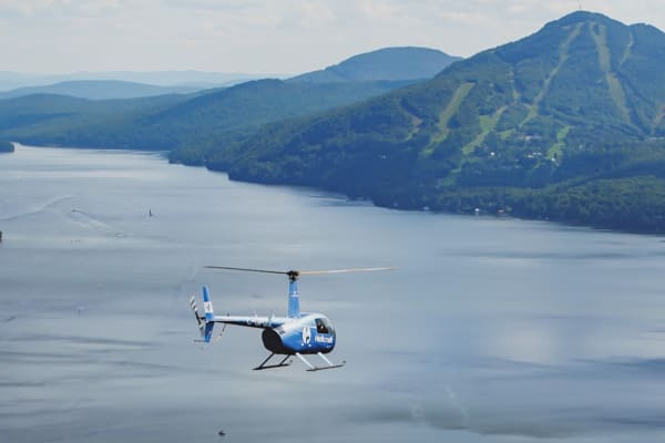 Hubschrauberflug in Québec du Sud