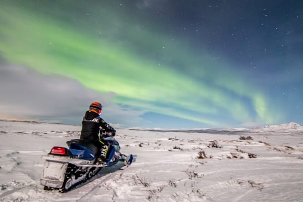 Nordlicht-Schneemobil-Tour in Mývatn