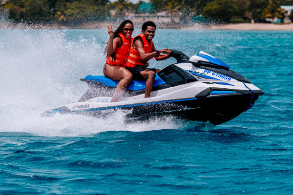 Jet Ski à Port-Louis, Grande-Terre