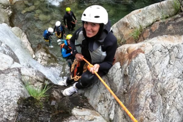 Canyoning für Anfänger auf dem Wildbach Sermenza in der Nähe von Alagna Valsesia