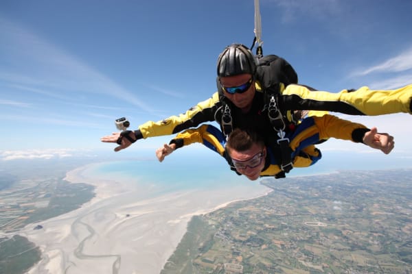 Skydiving in Mont-Saint-Michel