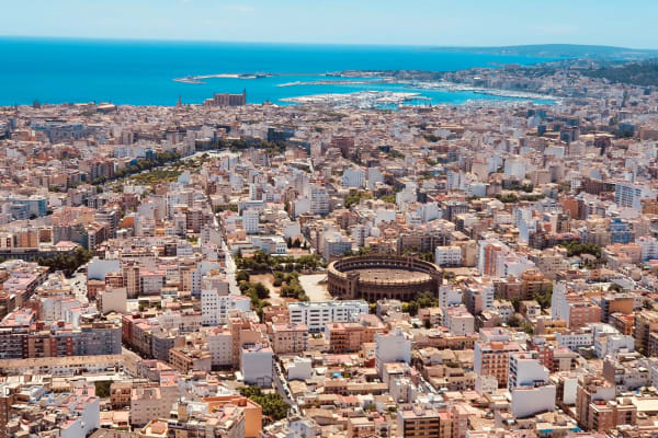 Hubschrauberflug über Palma de Mallorca
