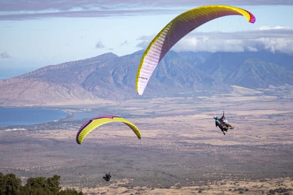 Paragliding in Maui