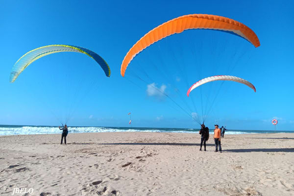 Paragliding Initiation Course on the Beaches of Lisbon