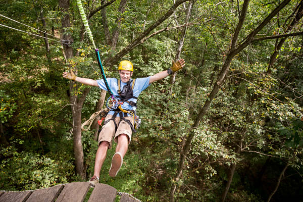 Bungee Jumping in Saldes