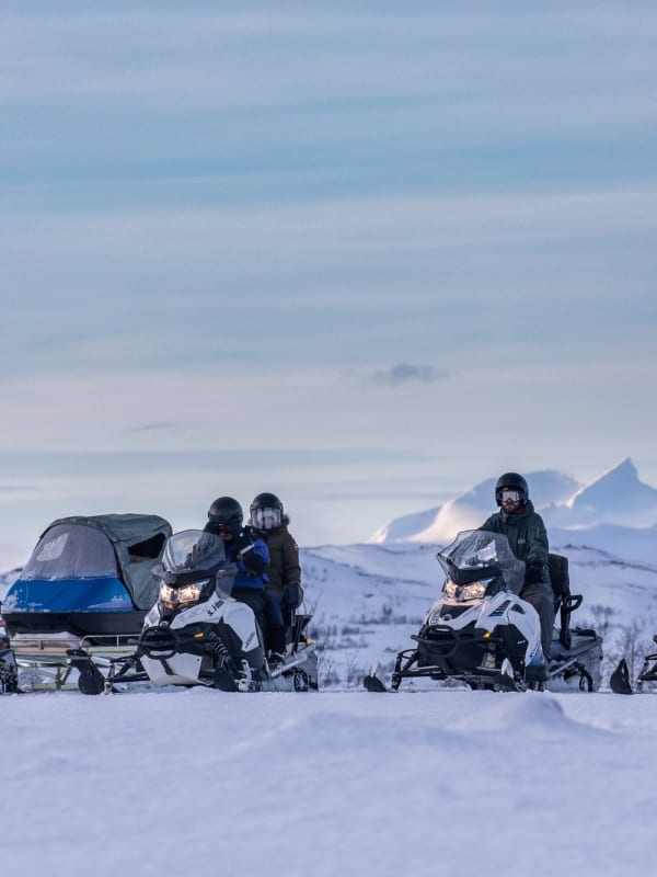 Moto de nieve en Suecia