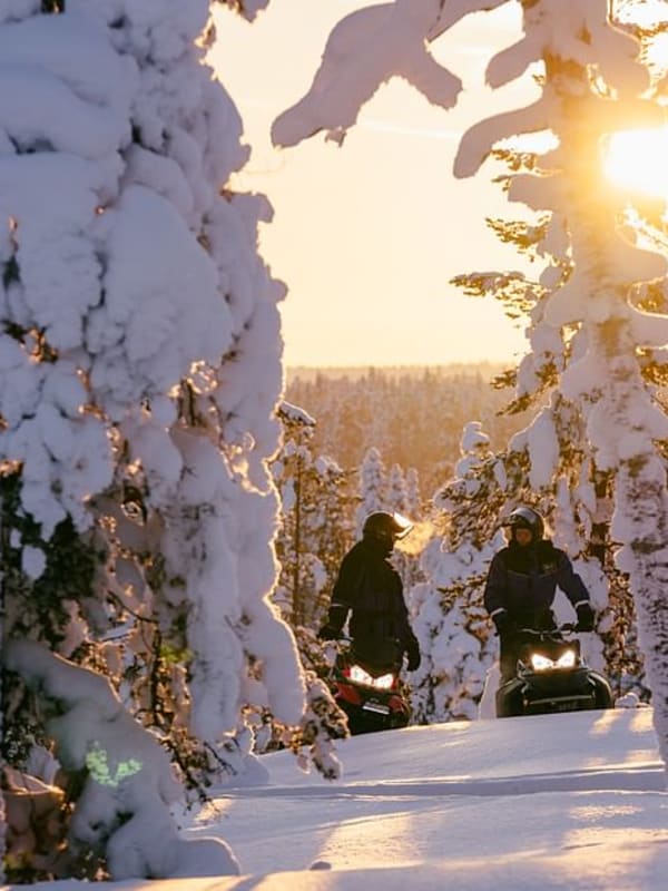 Schneemobil in Finnland