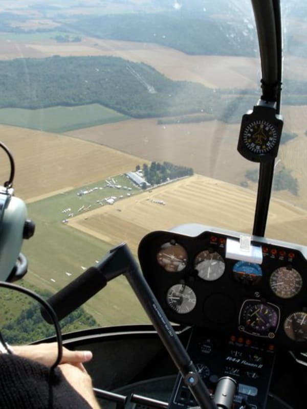 Hubschrauberflug in Frankreich