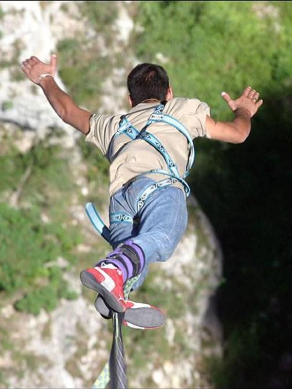 Saut à l'élastique en France