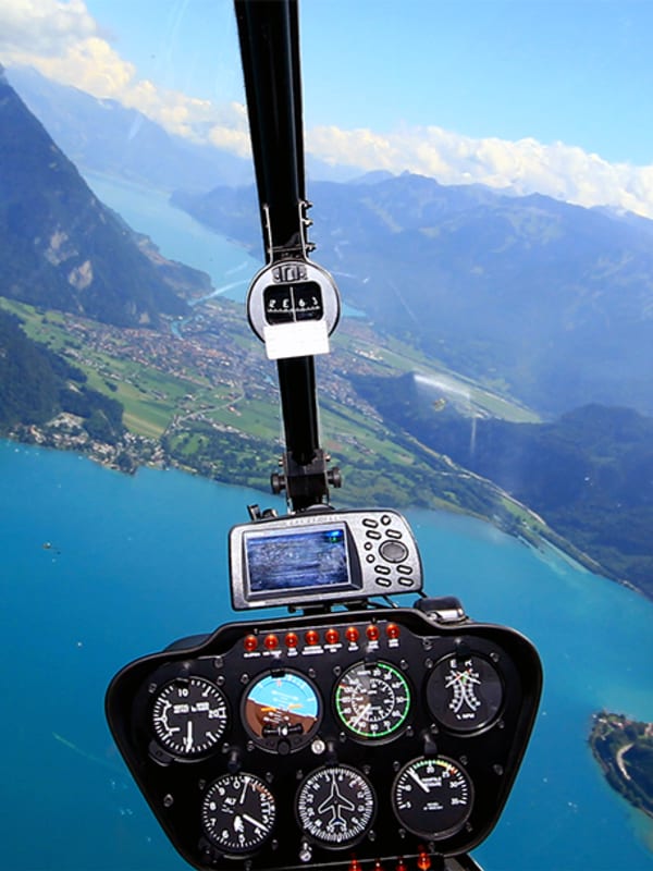 Hubschrauberflug in Schweiz
