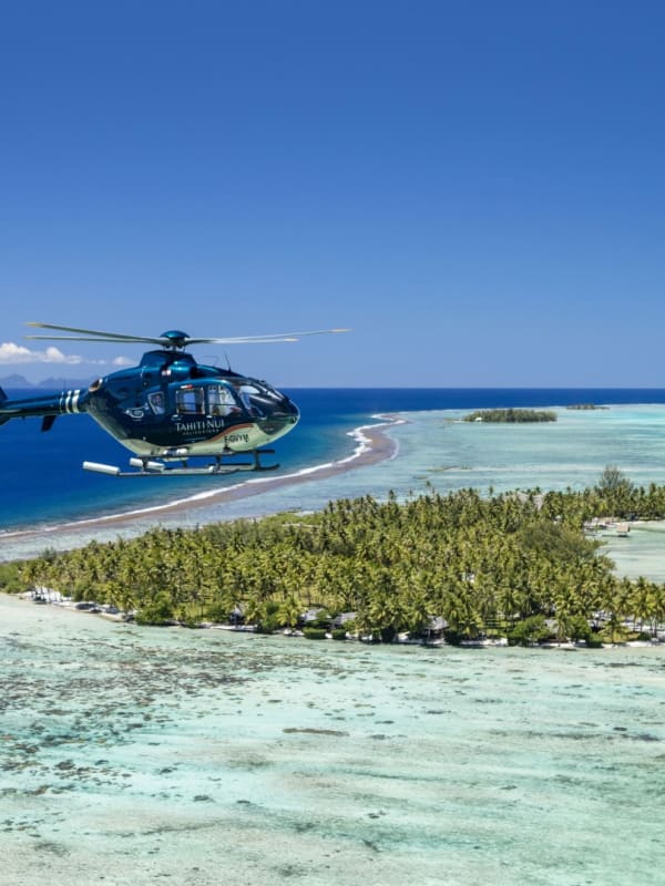 Hubschrauberflug in Französisch-Polynesien