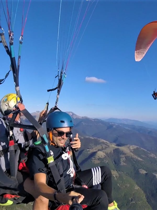 Paragliding in Italy