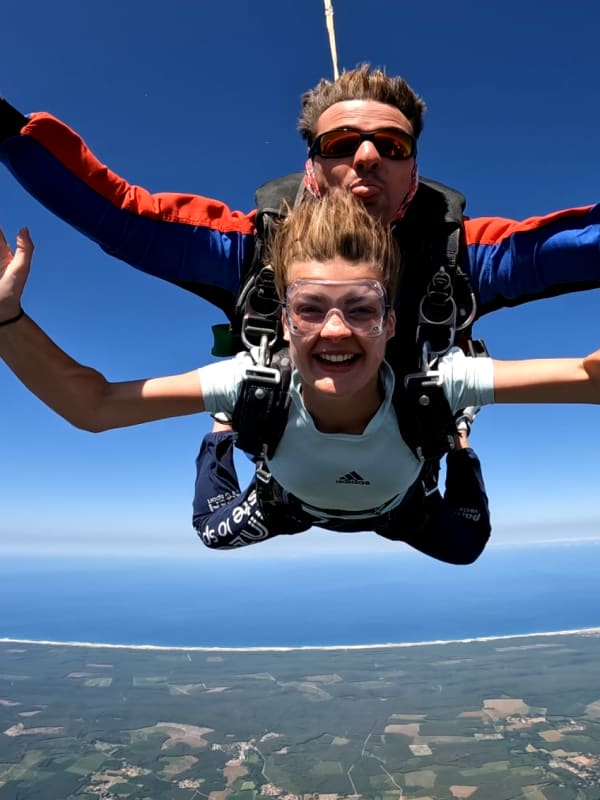 Skydiving in France