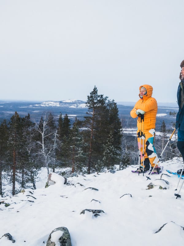 Schneeschuhwandern in Finnland