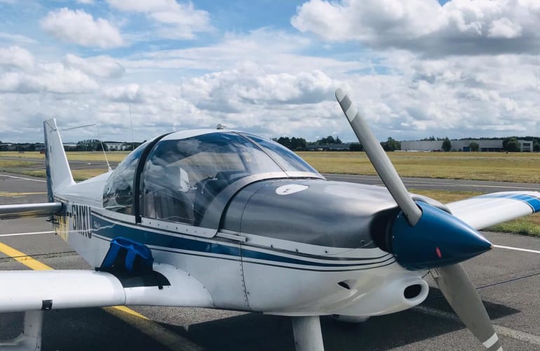 Stage de pilotage en avion à Lognes, près de Paris