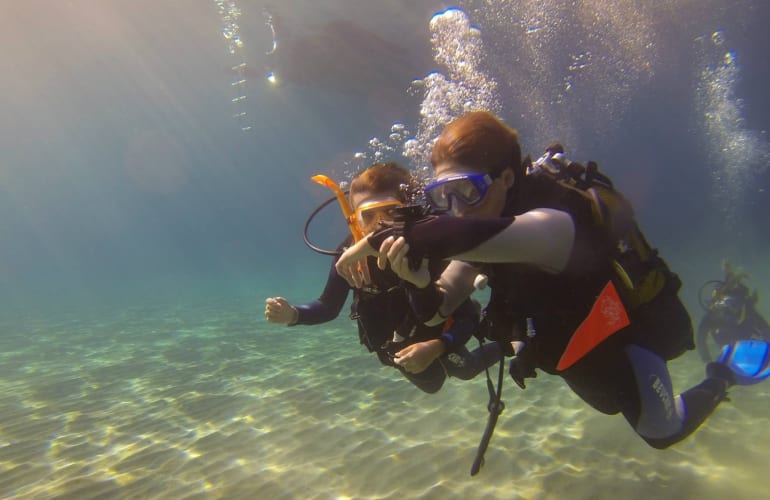 Entdecken Sie das Tauchen in Sisco am Cap Corse, nahe Bastia