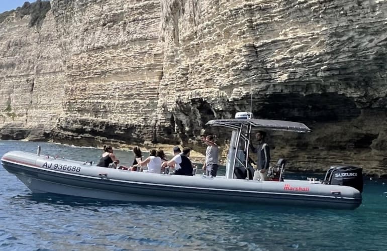 Balade en bateau dans la Réserve naturelle des Bouches de Bonifacio depuis Santa Manza
