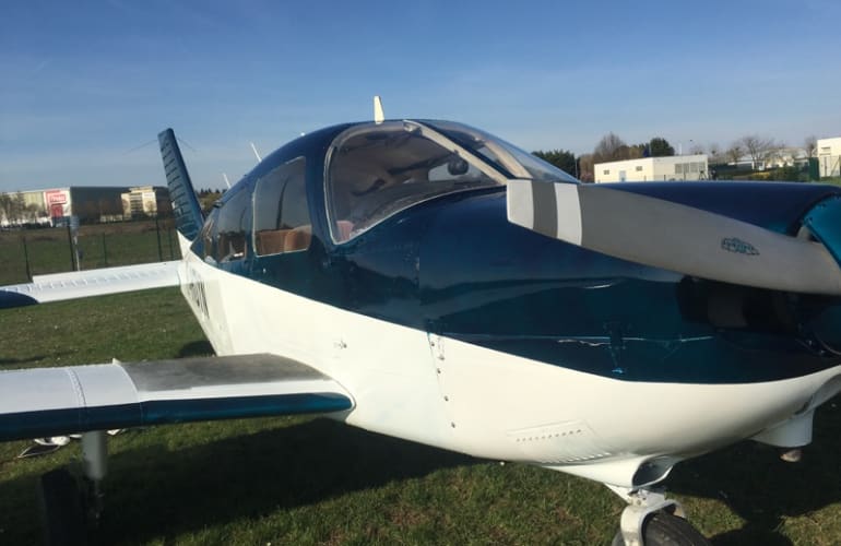 Stage de pilotage en avion à Lognes, près de Paris