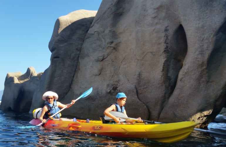Randonnée en kayak de mer dans la baie de Campomoro, près de Propriano