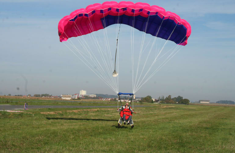 Saut en parachute tandem à Nevers, Bourgogne