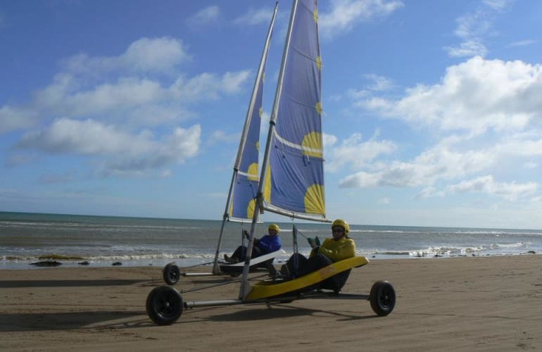 Découverte du char à voile en Normandie à Omaha Beach