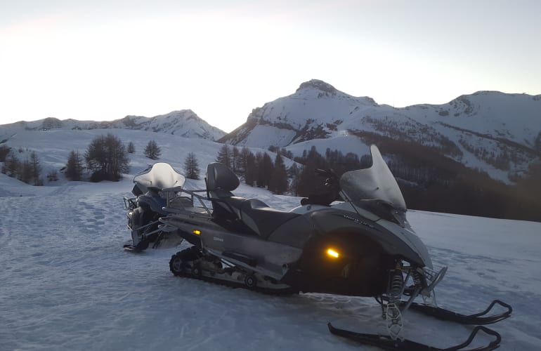 Randonnée en motoneige à Auron dans le Mercantour