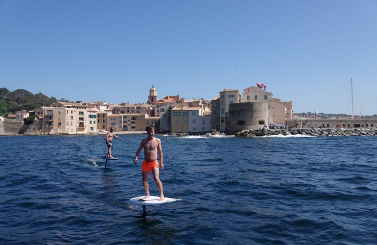 Session d'initiation et location de surf électrique dans la Baie de Saint-Tropez