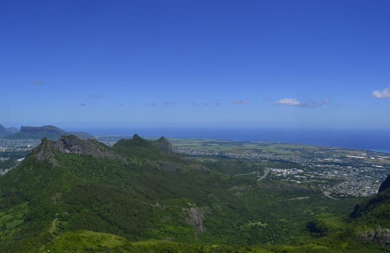 เดินป่าที่ Le Pouce ใกล้ Port-Louis ในประเทศมอริเชียส