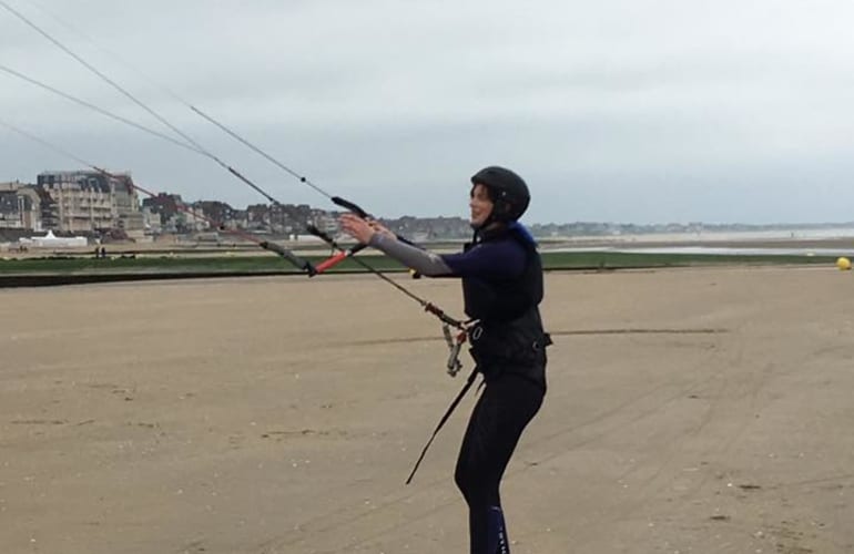 Kitesurfing lessons in Cabourg