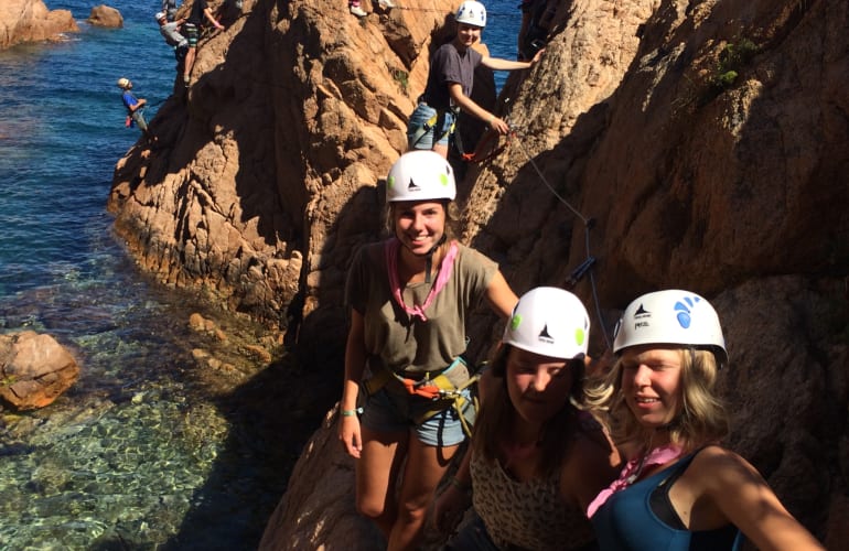 Vía Ferrata en la Cala del Molí, por la Costa Brava