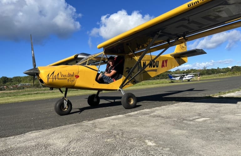Multiaxis microlight flight over Guadeloupe from Saint-François