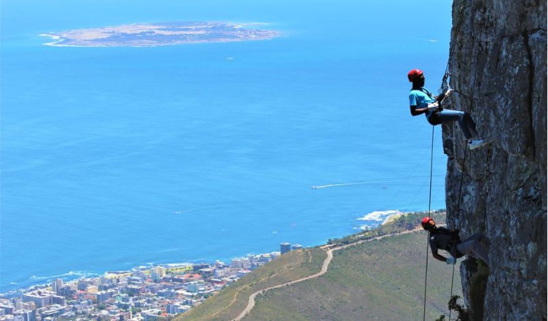 Abseiling down table mountain
