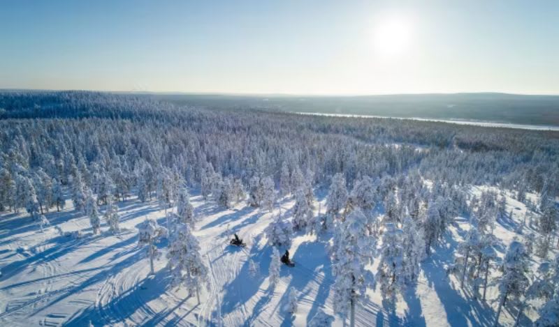 Snowmobiling in Rovaniemi