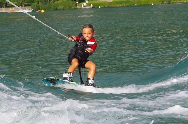 Wakeboarding in Annecy