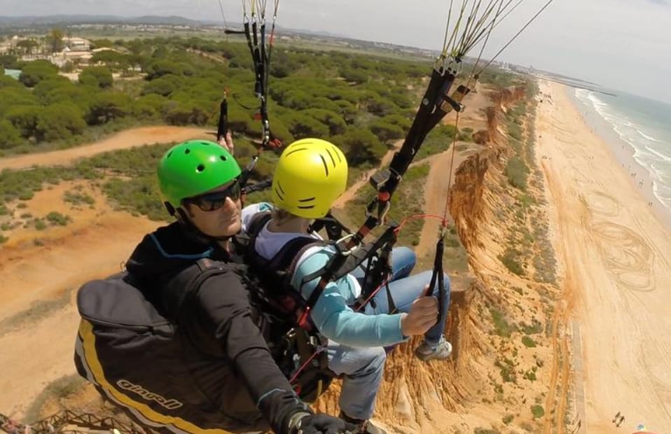 Gleitschirmfliegen in Albufeira