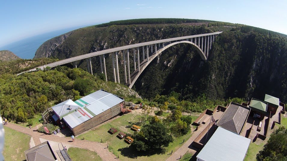 World's highest bridge bungy jump from the Bloukrans Bridge, South Africa