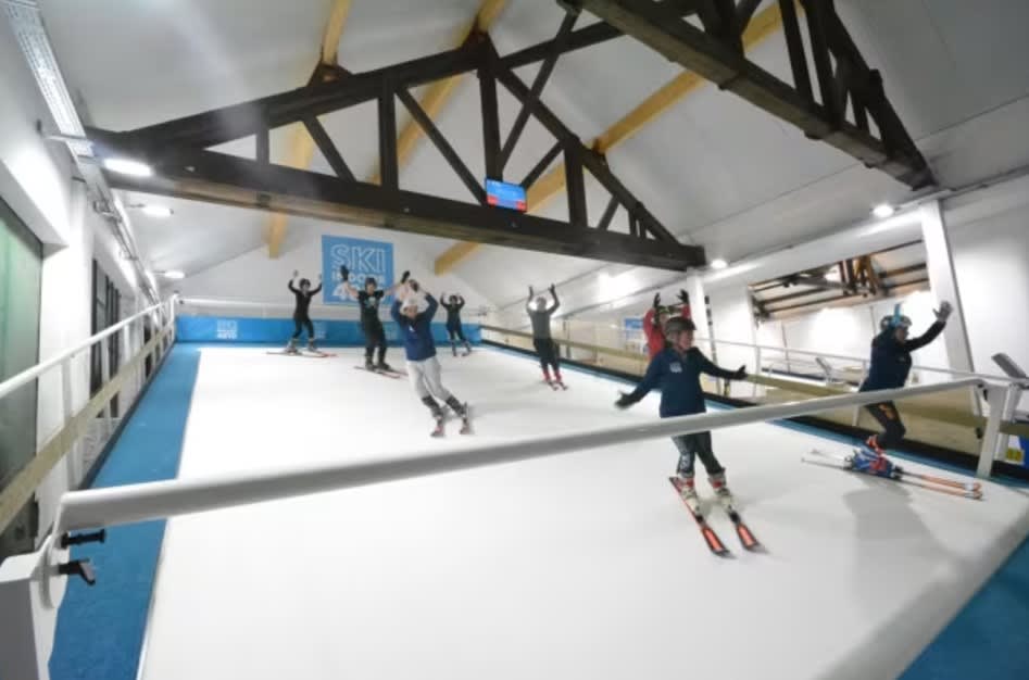 Sesión de team building de esquí indoor en Nimes