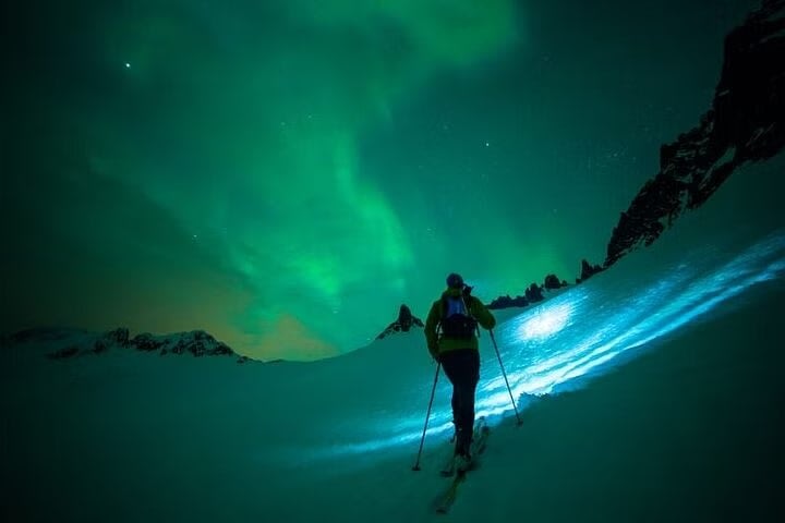 Northern Lights Snowshoeing Excursion at Lake Rautusjarvi from Levi