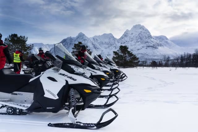 Snowmobiling in Tromsø