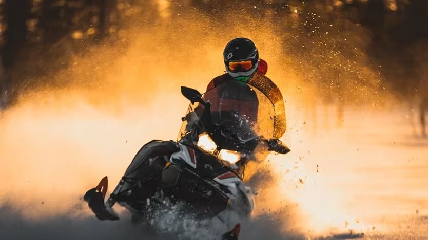 Moto de nieve en Saariselkä