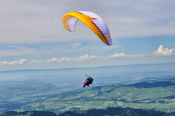 Paragliding in Gstaad 