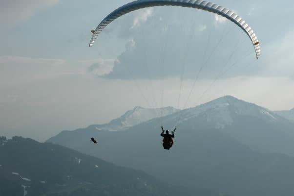 paragliding in morzine