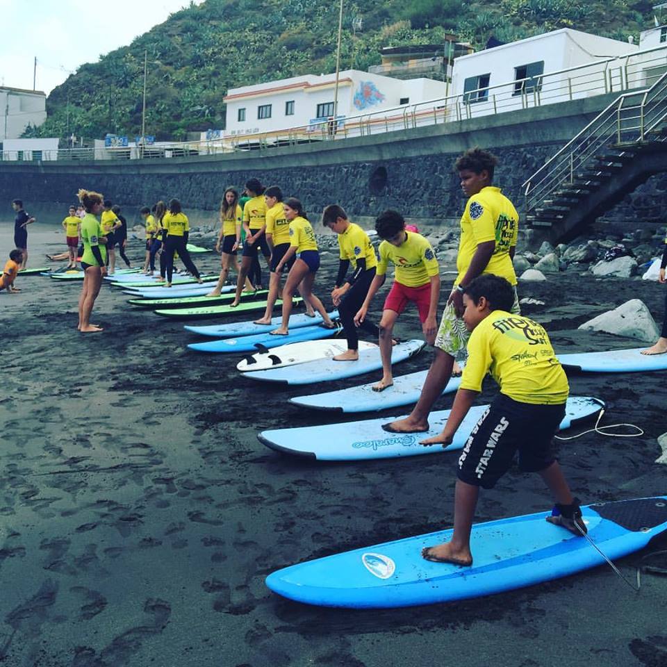 Surfing lessons in Santa Cruz de Tenerife