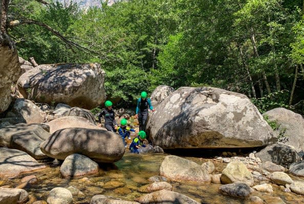 Aquatic hike in the Fiumicelli Canyon at Bavella