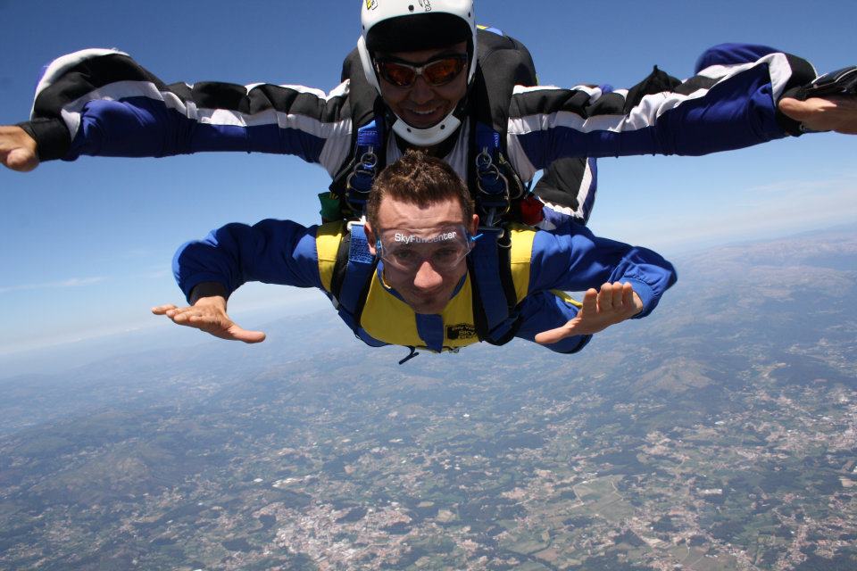 Parachute jumping in A Coruña